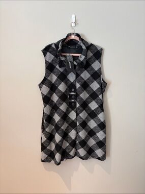 Black & Gray Buffalo Check Sleeveless Vest